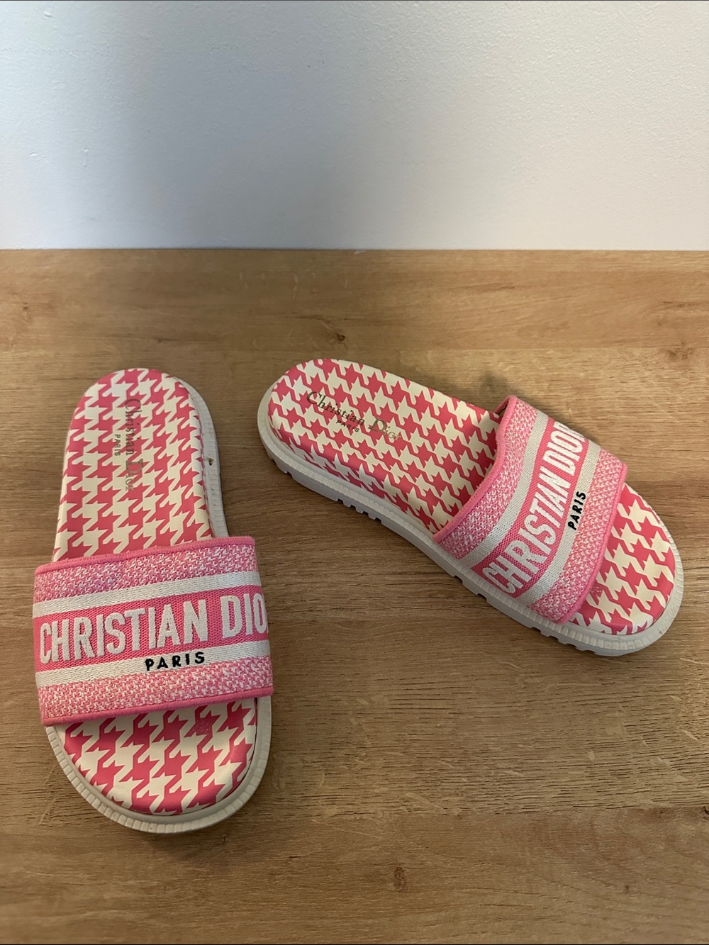 LIKE NEW Christian Dior Pink and White Slides Sandals Flip Flops
